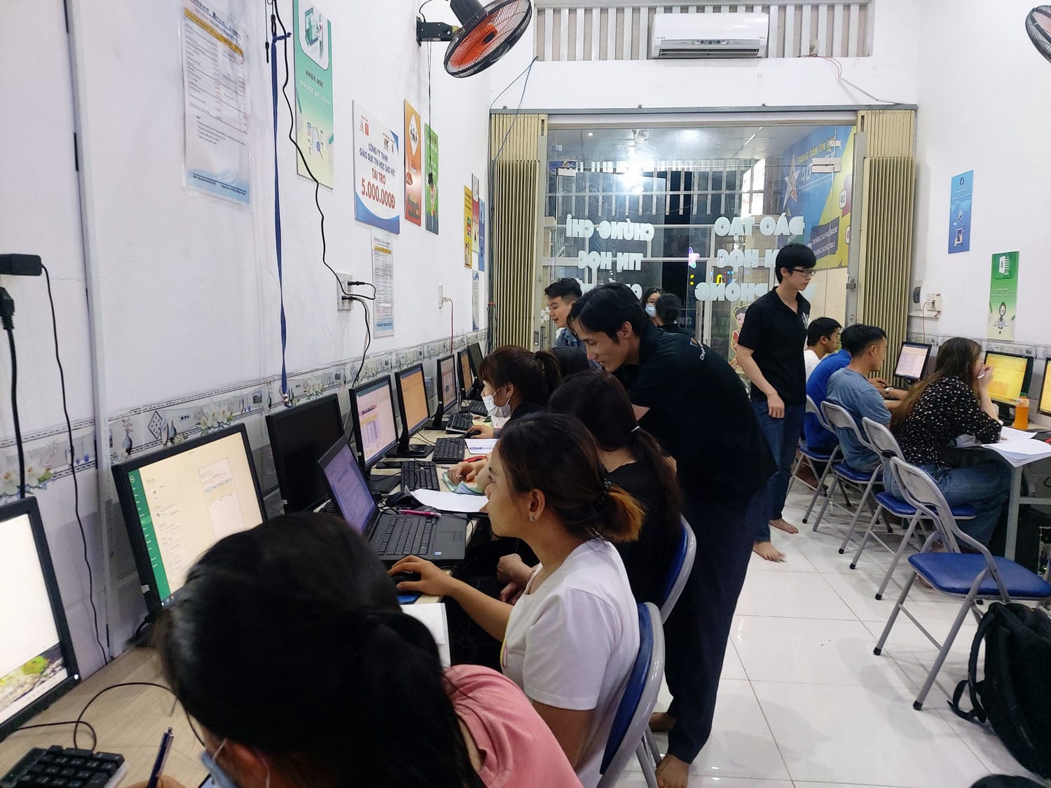 học vi tính cấp tốc Quận 7