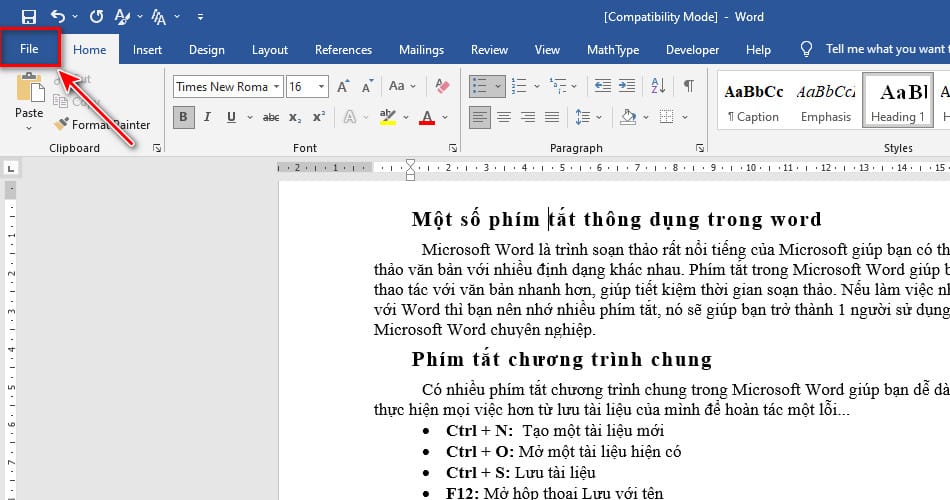 Trên file Word cần chuyển sang PowerPoint chọn thẻ File