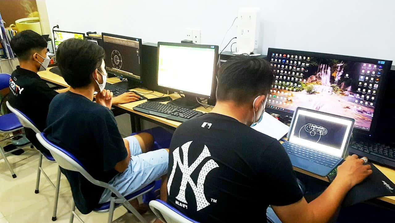 học thiết kế canva