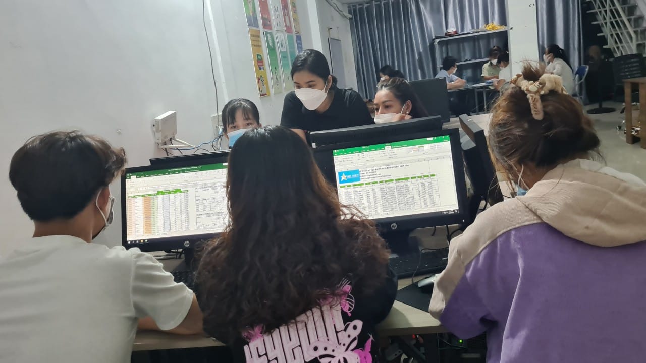 lớp học tin học văn phòng