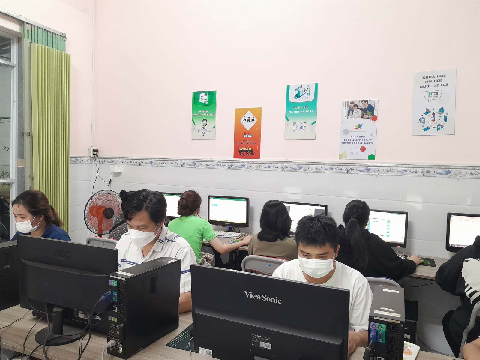 Trung tâm dạy thiết kế đồ họa ở Dĩ An Bình Dương