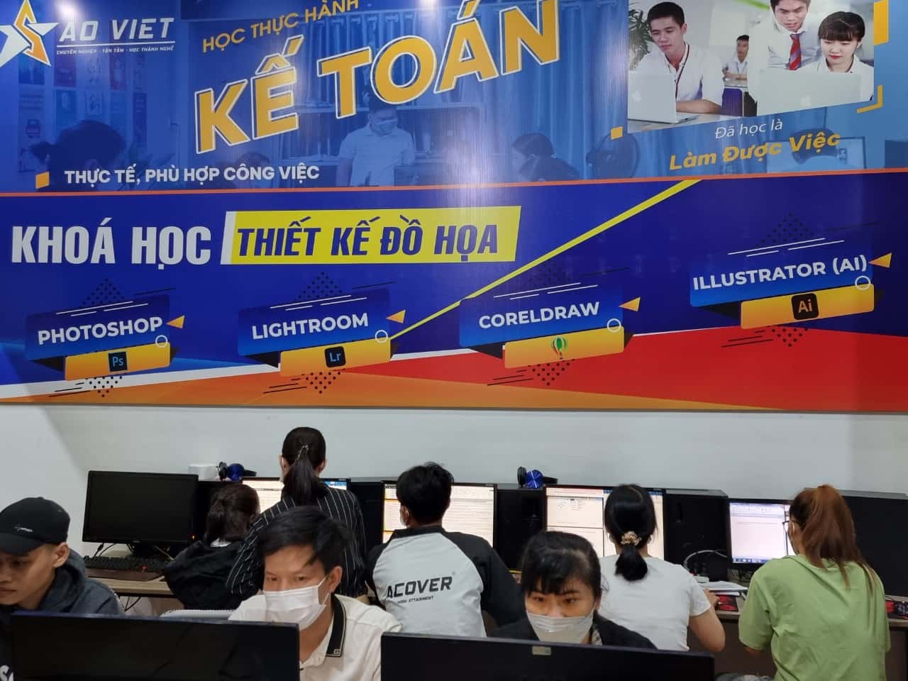 Trung tâm dạy thiết kế đồ họa Bình Dương - Tin Học Sao Việt