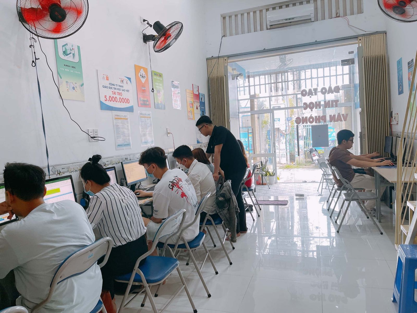 Trung tâm dạy thiết kế đồ họa tại Thuận An Bình Dương