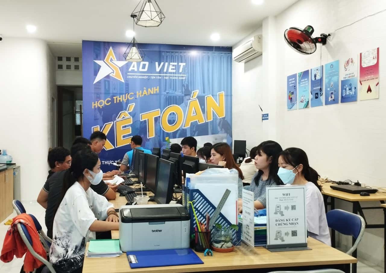 lớp học kế toán