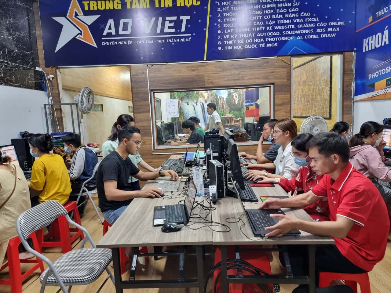 trung tâm tin học văn phòng