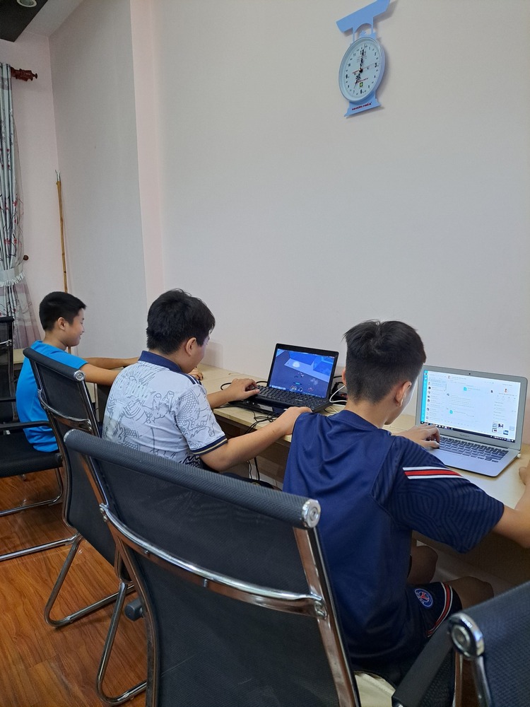 lớp học lập trình cho trẻ em tại Trung tâm TIn Học Sao Việt