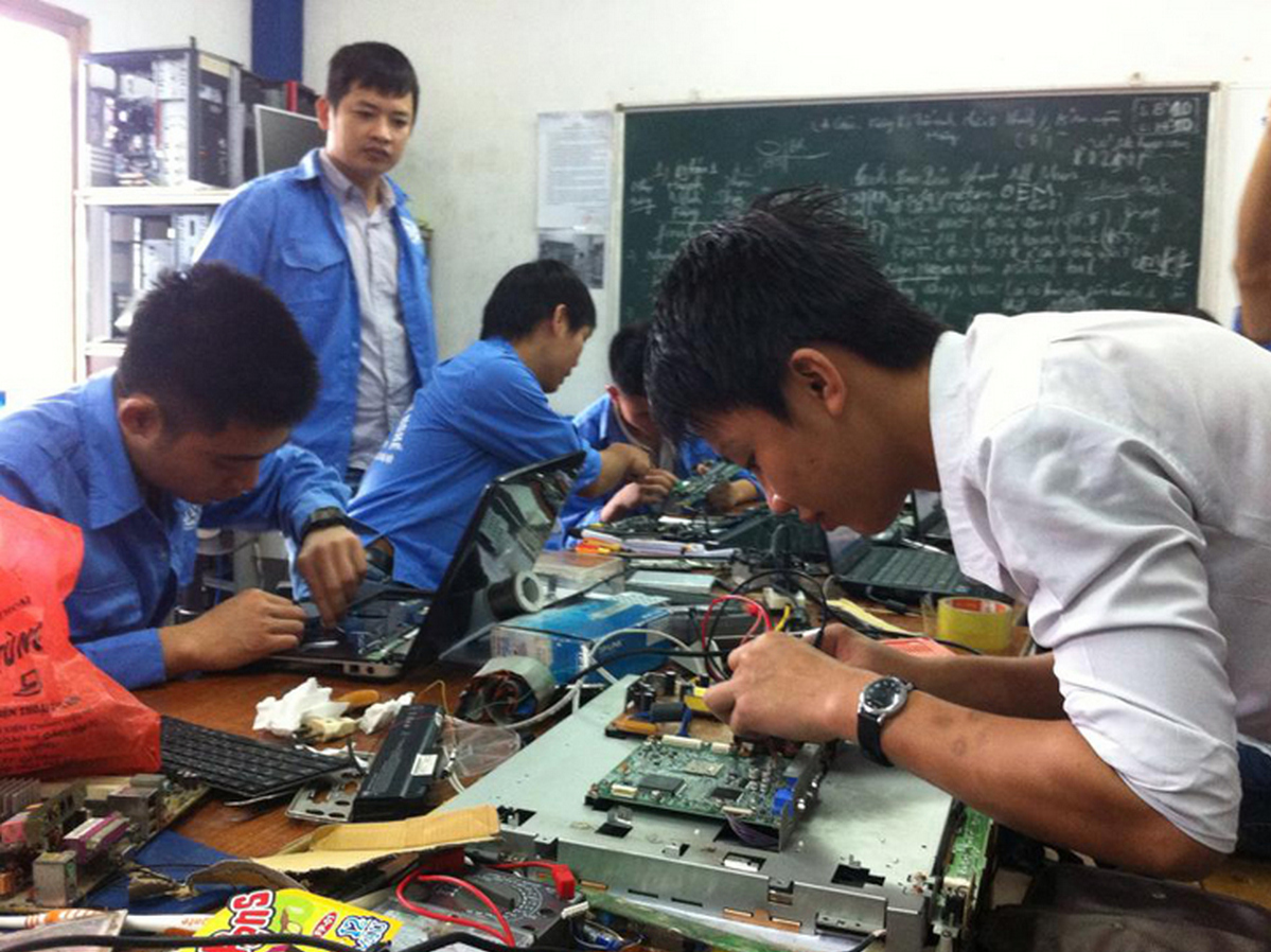 học kỹ thuật viên máy tính tphcm