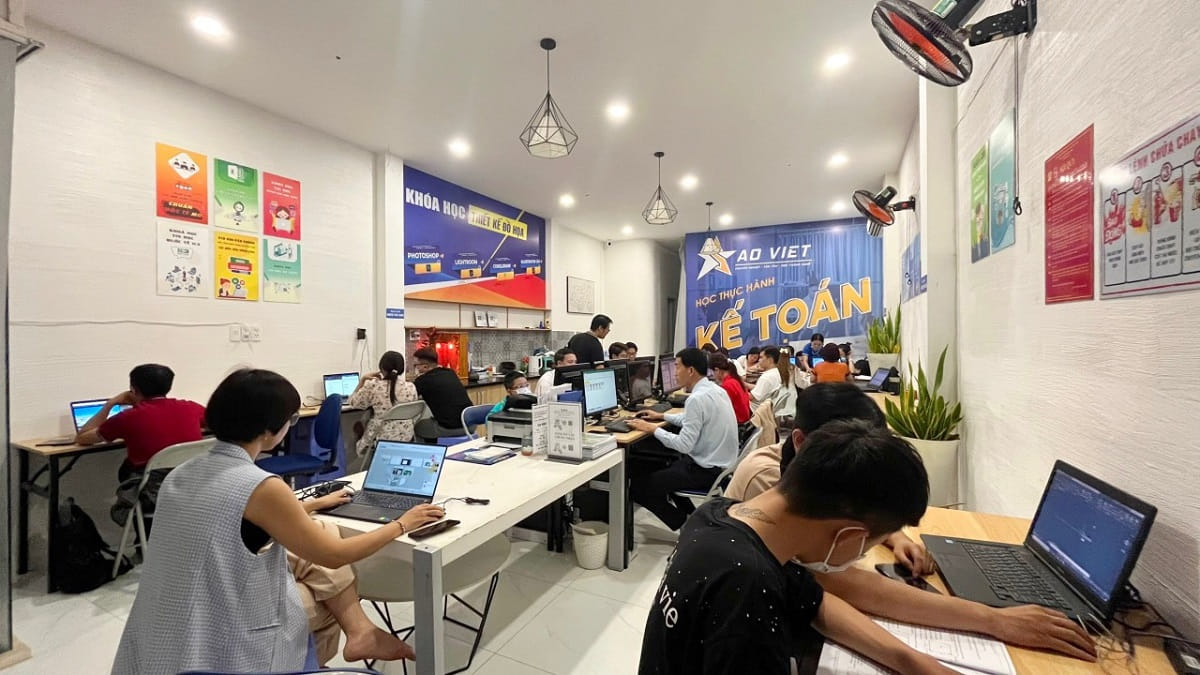 Khoá học thiết kế đồ hoạ cấp tốc tại Hai Bà Trưng Hà Nội