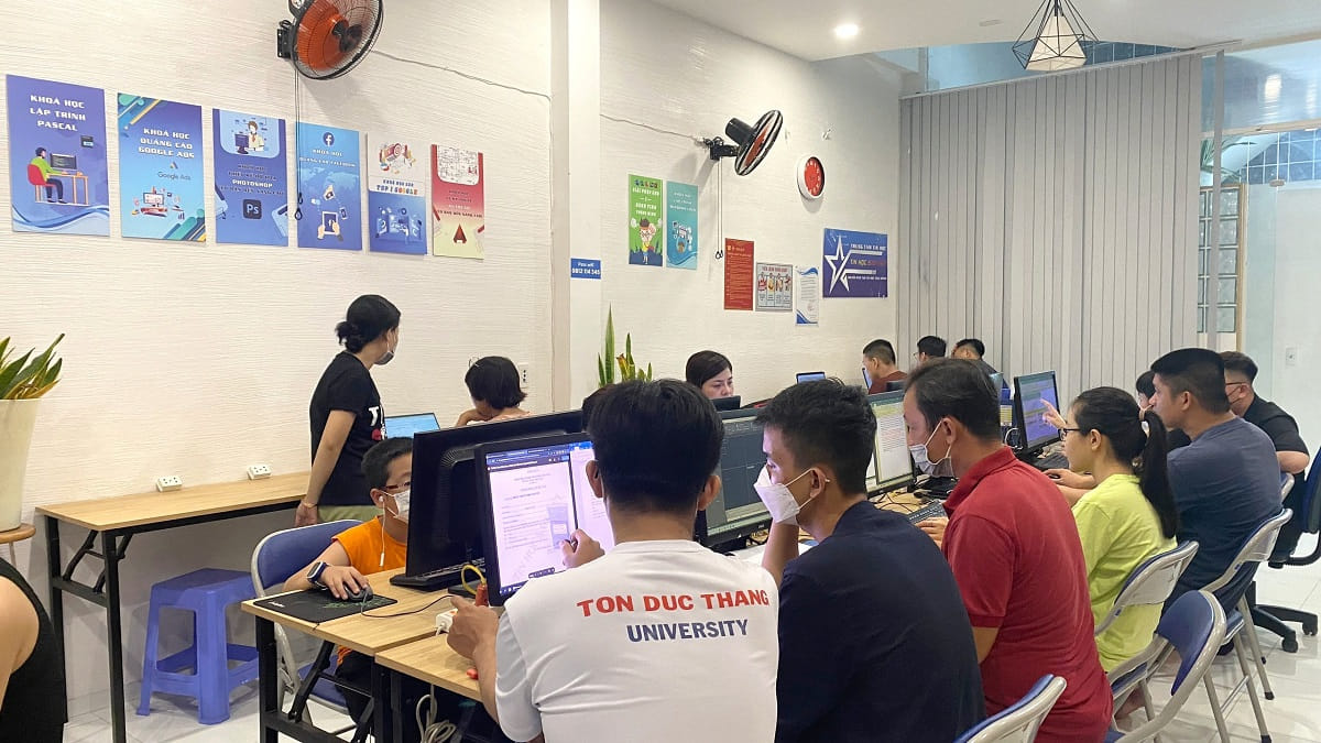 Dạy thiết kế đồ hoạ tại Hoàn Kiếm Hà Nội