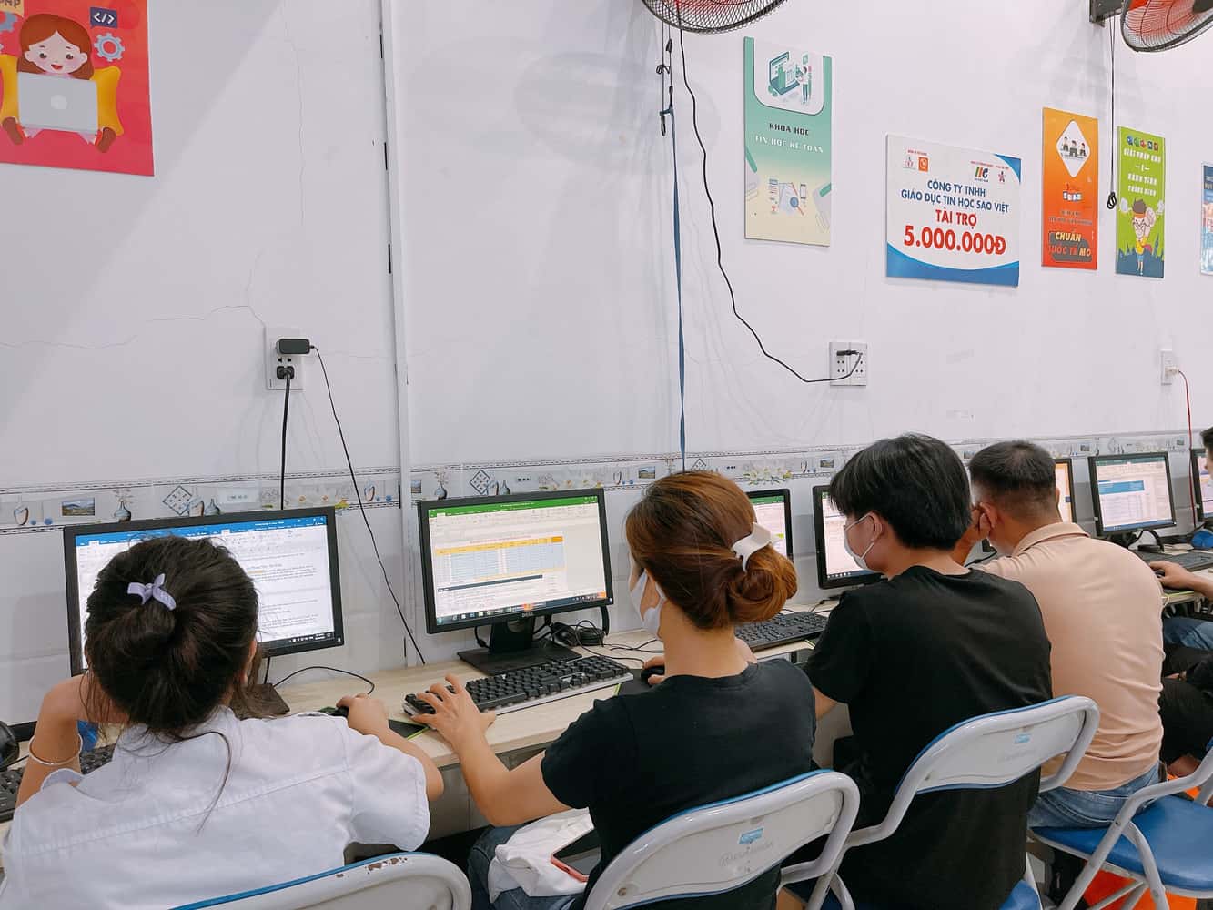 học vi tính văn phòng tại Hà Nội