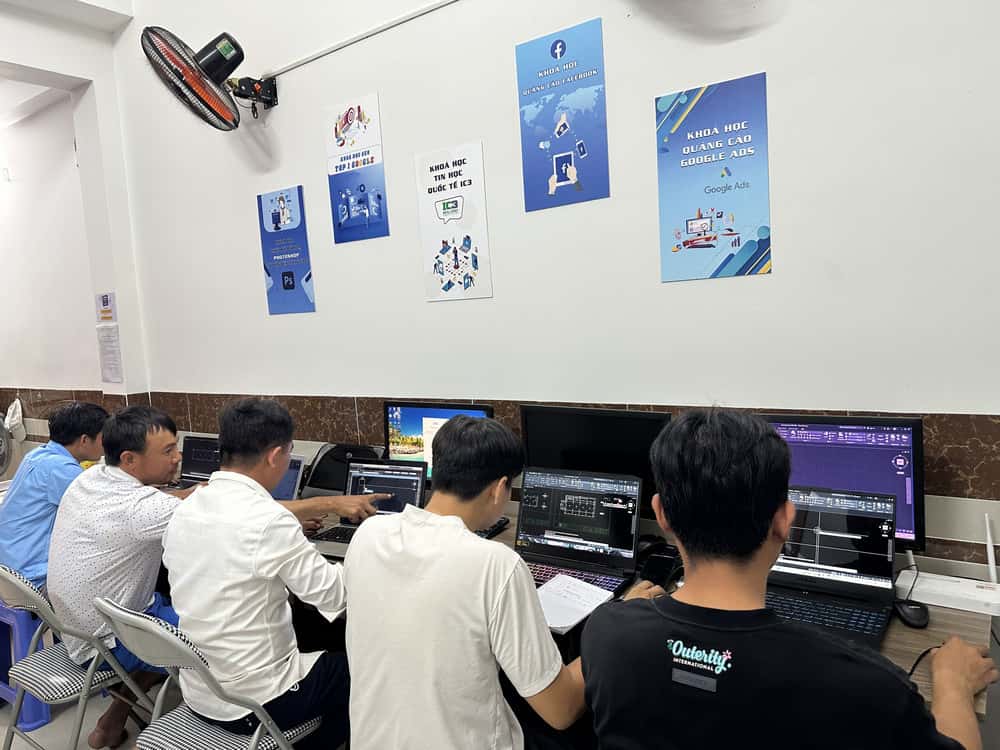 Học viên học thiết kế nội thất