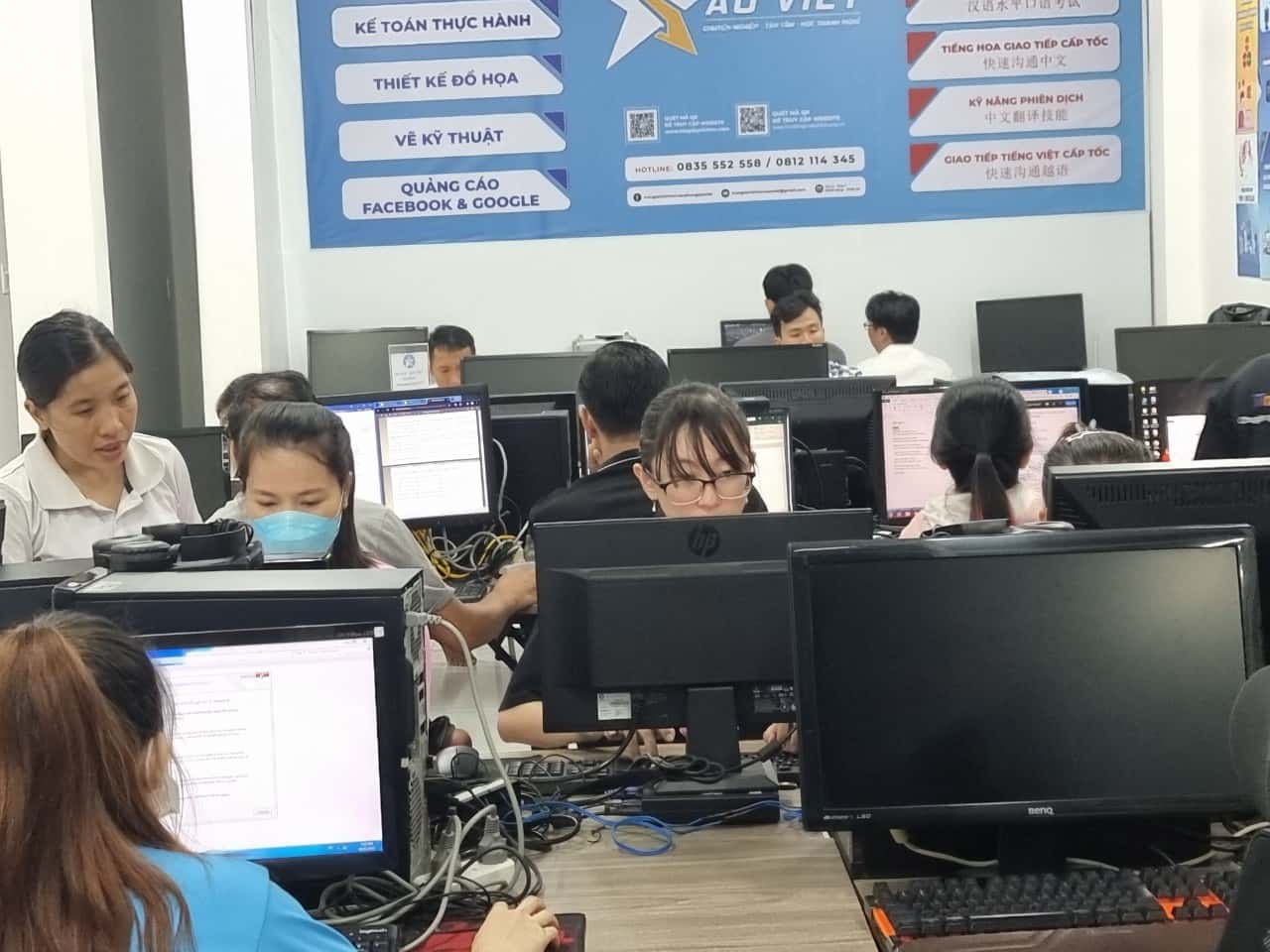 Đào tạo tin học cho người đi làm tại Thuận An