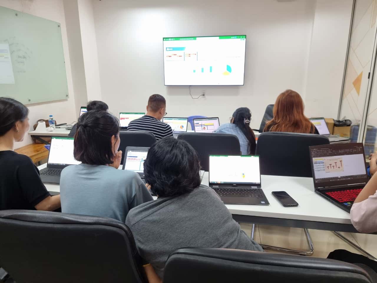 Học tin học văn phòng ở Thuận An