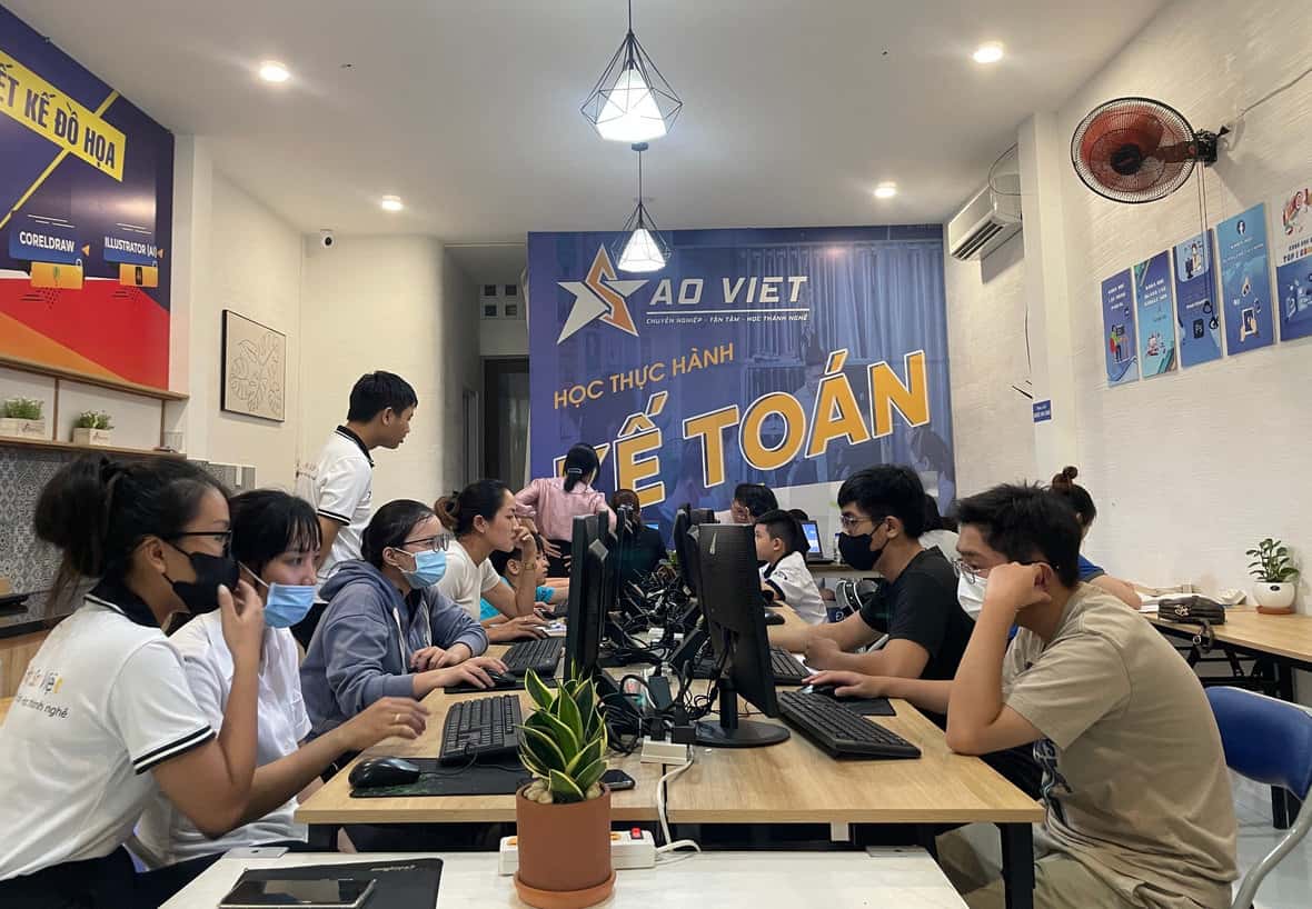 học xuất nhập khẩu ngắn hạn