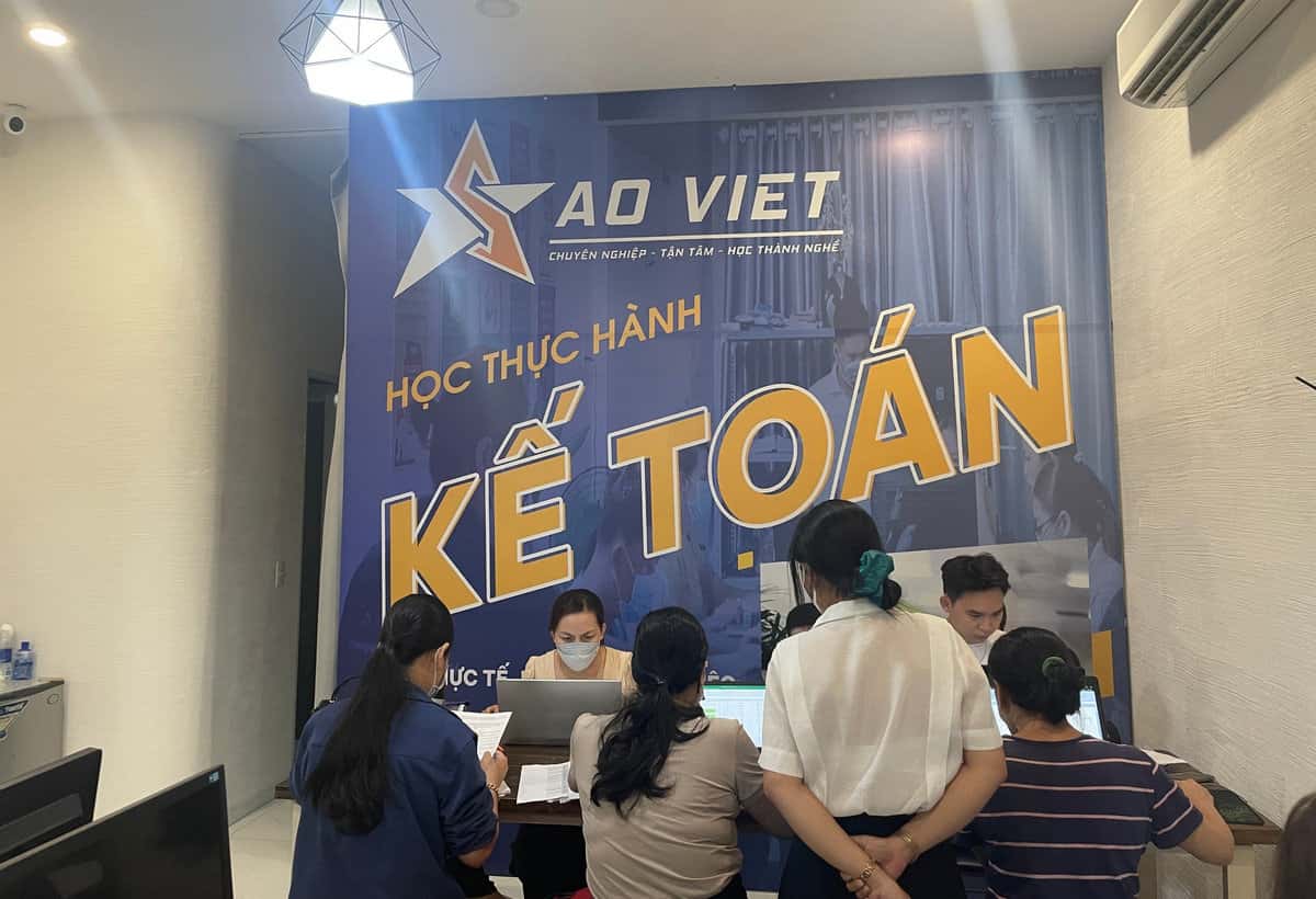 học xuất nhập khẩu uy tín