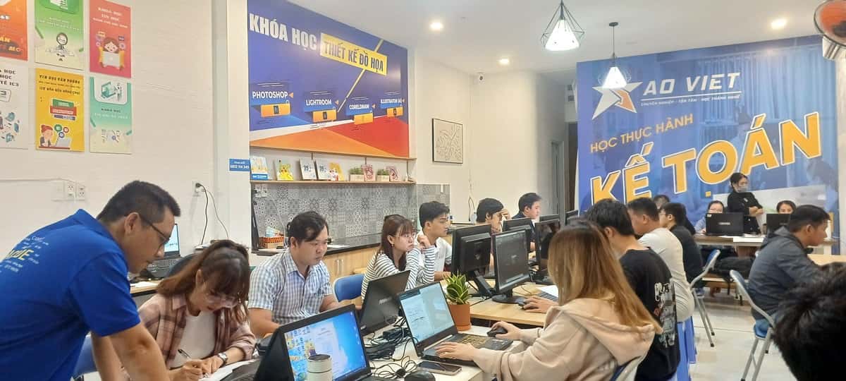 Lớp học xuất nhập khẩu tại Bình Thạnh