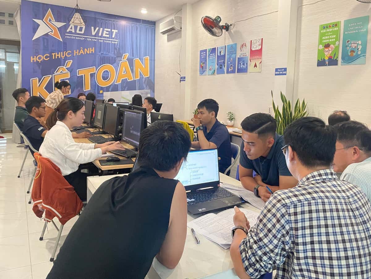 khóa học xuất nhập khẩu