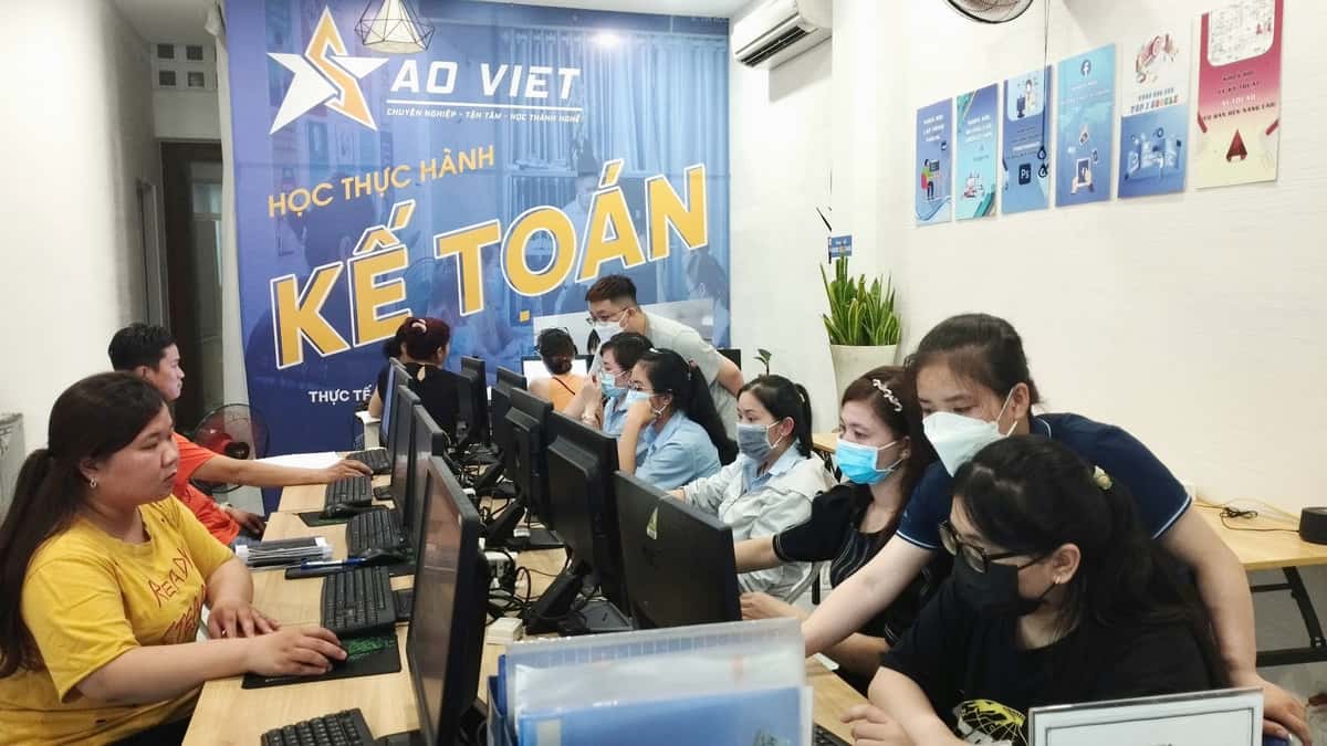 trung tâm đào tạo khóa học xuất nhập khẩu