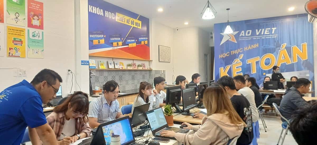 học xuất nhập khẩu thuận an