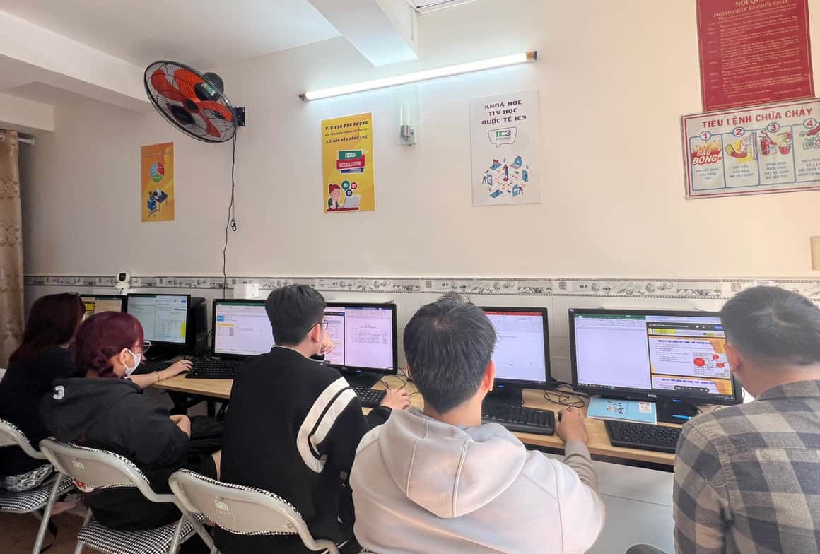 đăng ký học hành chính nhân sự