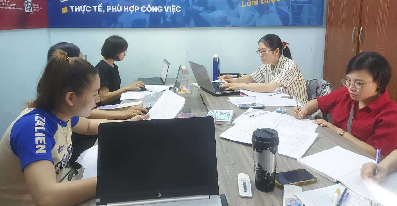 đăng ký học hành chính nhân sự