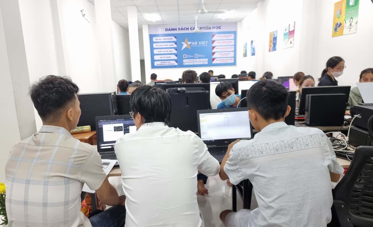 đăng ký học xnk q9