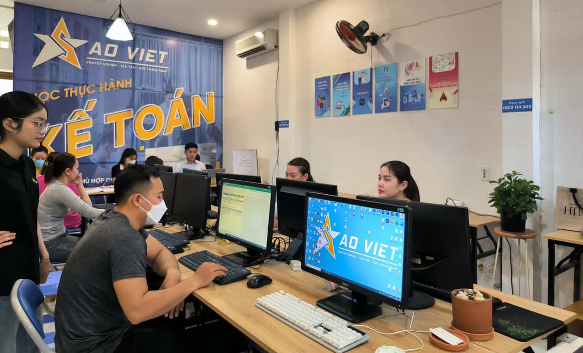 khóa học kế toán sao việt