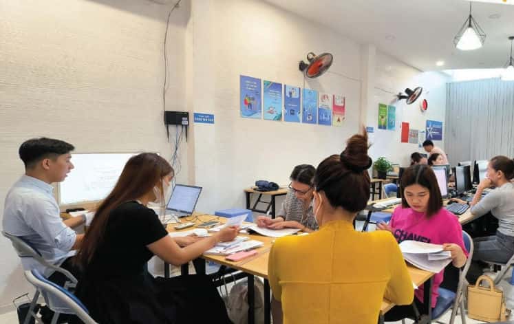 Học hành chính nhân sự