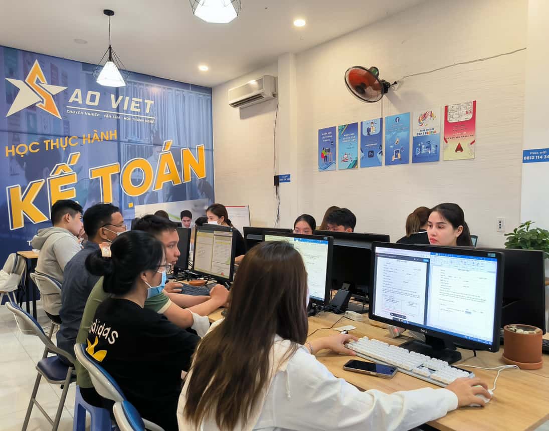 kế toán sao việt 2024