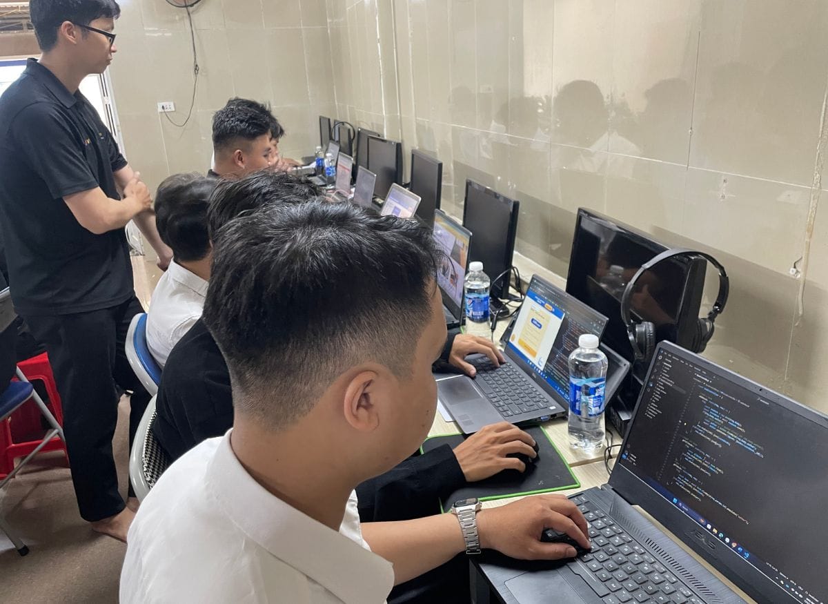 Lợi Ích, Kỹ Năng và Cơ Hội Việc Làm Sau Khóa Học Lập Trình Web