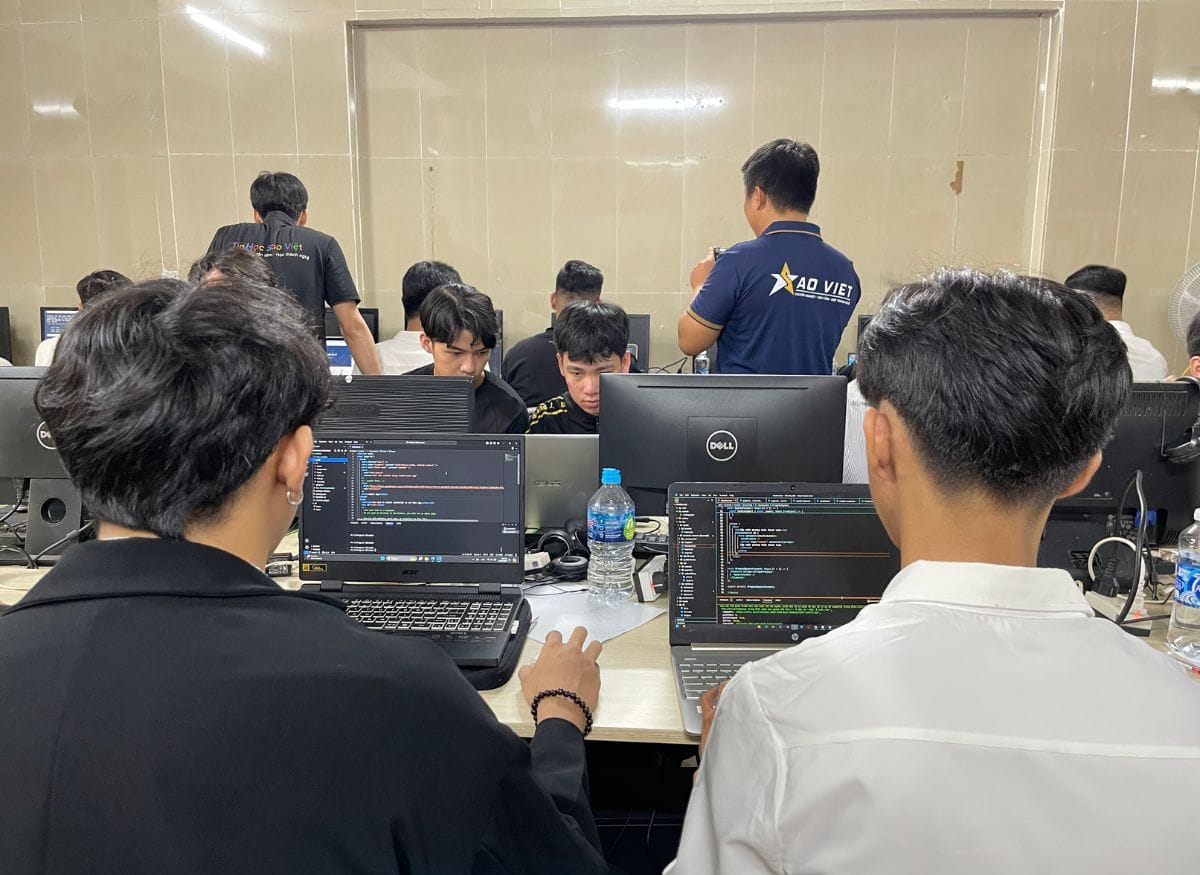 Hỗ Trợ Việc Làm Sau Khó Học Lập Trình Mobile App