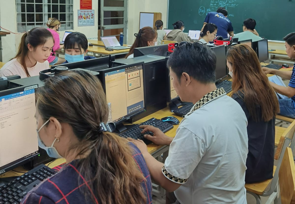 HÀNH CHÍNH VÀ DỊCH VỤ NHÂN SỰ