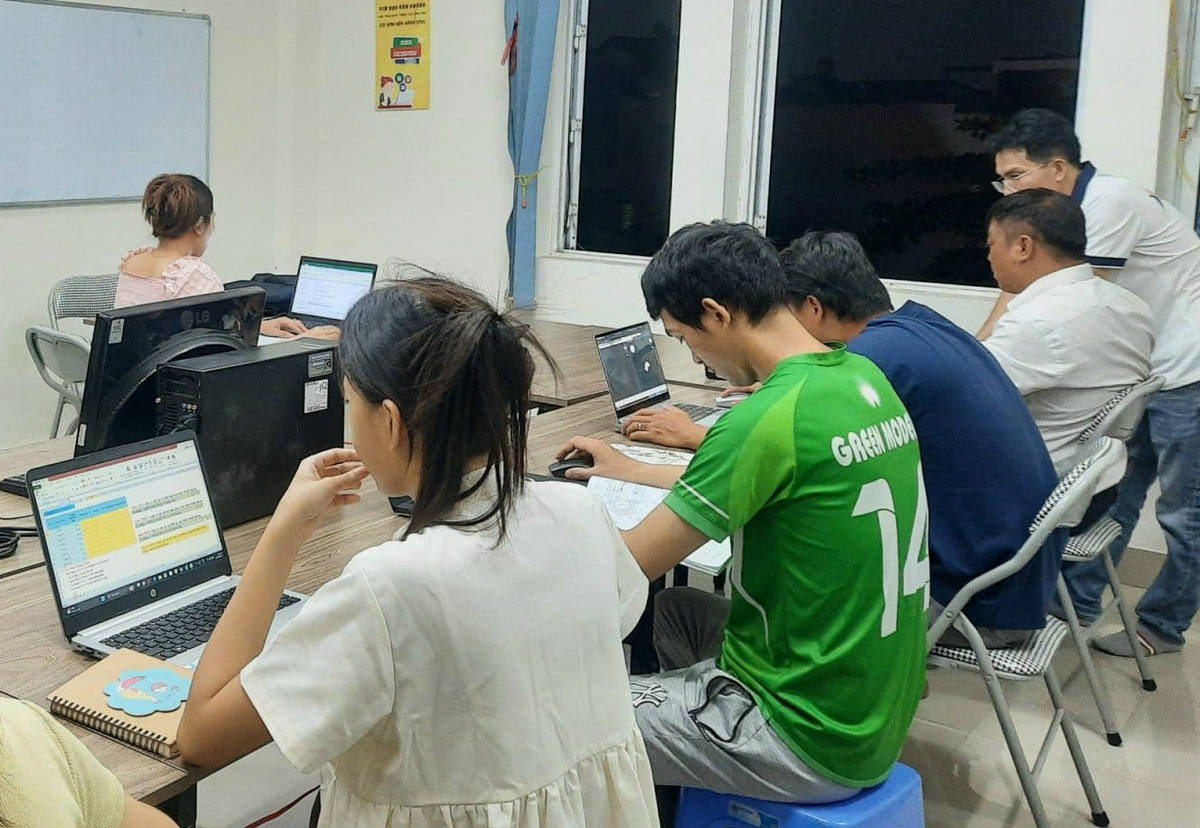 Chuẩn Bị Tâm Lý Đối Mặt Với Thử Thách Khi Học Hành Chính Nhân Sự