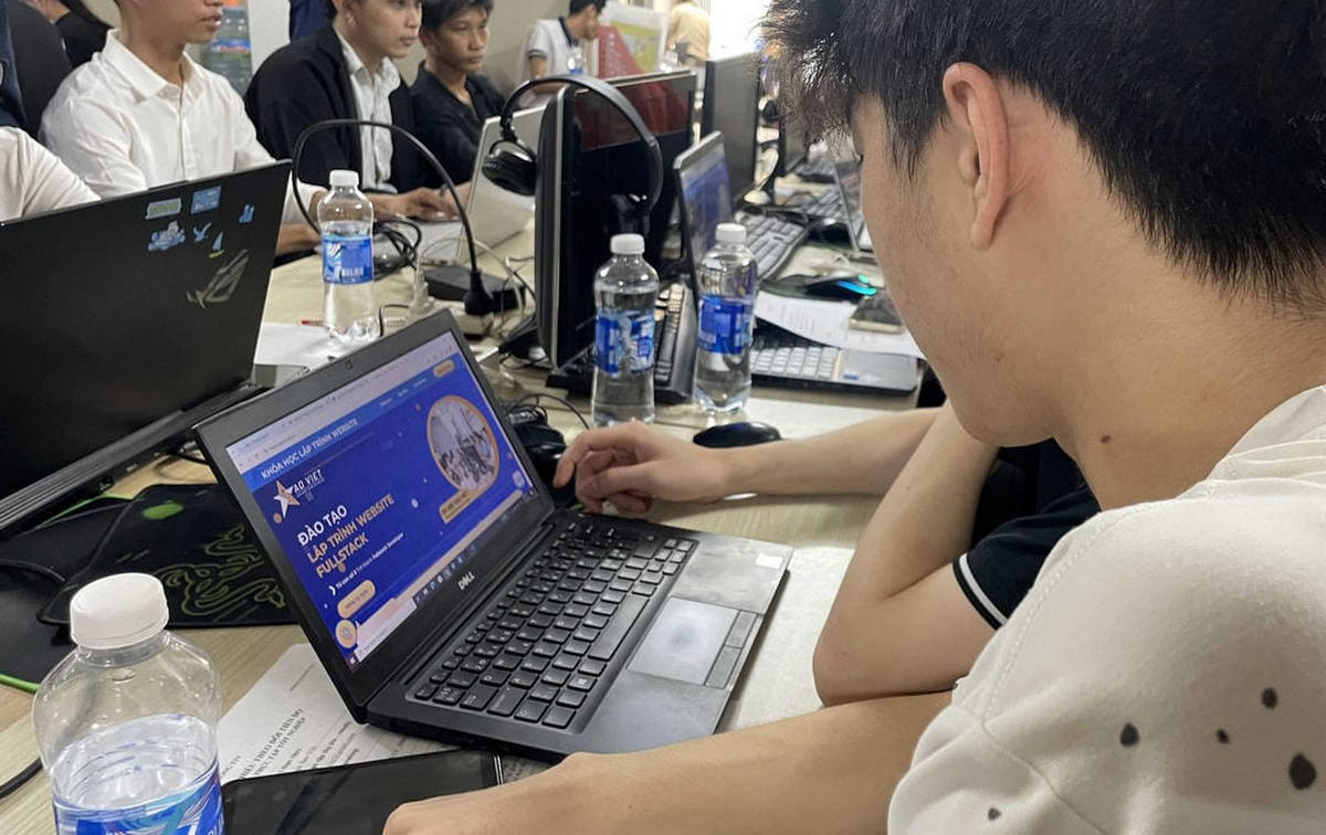 Giới thiệu về đội ngũ gia sư dạy lập trình tại Tin Học Sao Việt: