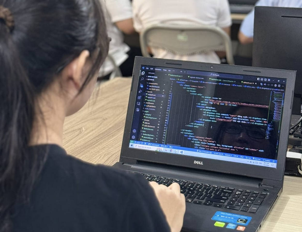 Lí Do Học Lập Trình Viên Web Nên Chọn Tin Học Sao Việt