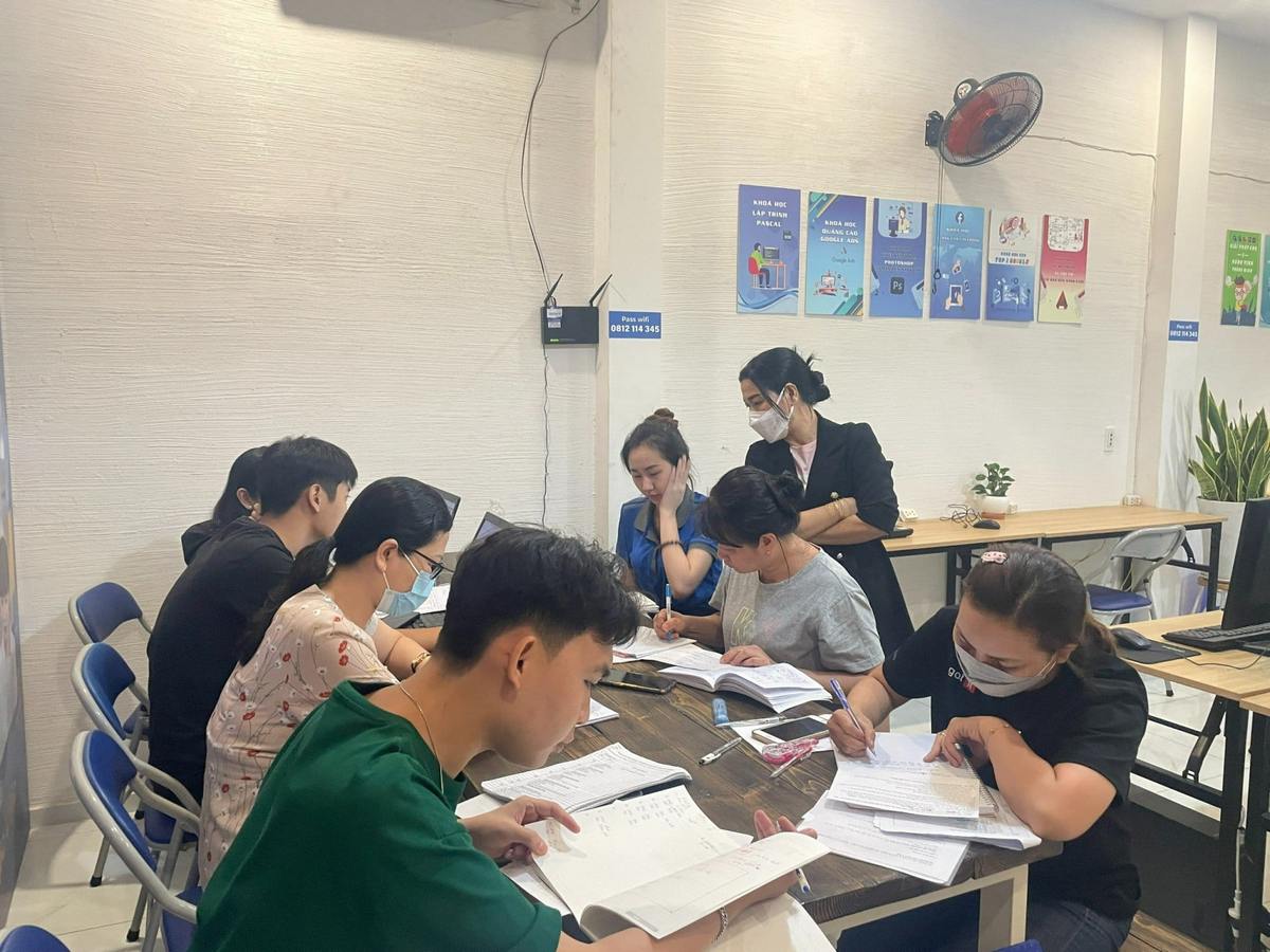 Nơi Đăng Ký Học Và Thông Tin Về Khóa Học