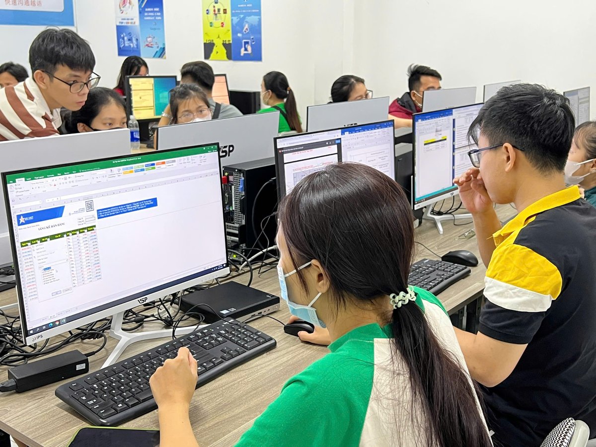 Đối Tượng Học Viên Của Khóa Học Excel Tại Bình Tân