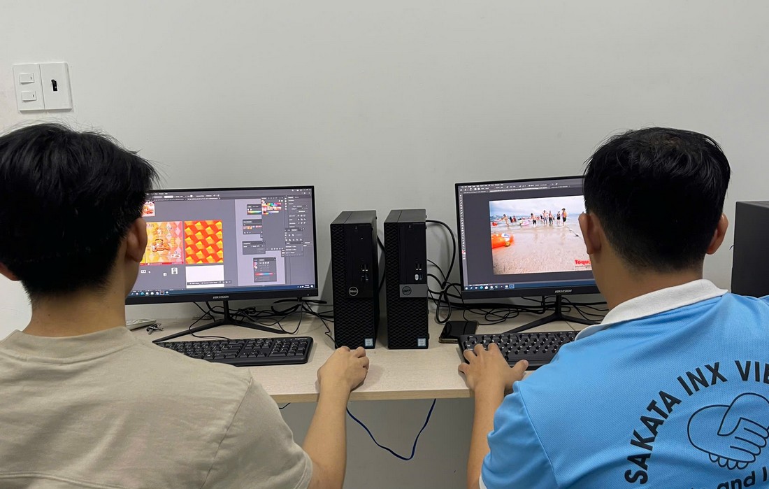 học viên thiết kế đồ họa với illustrator