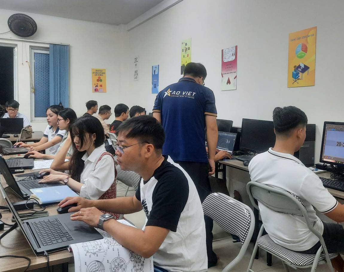 học viên tại khóa học ứng dụng AI trong marketing