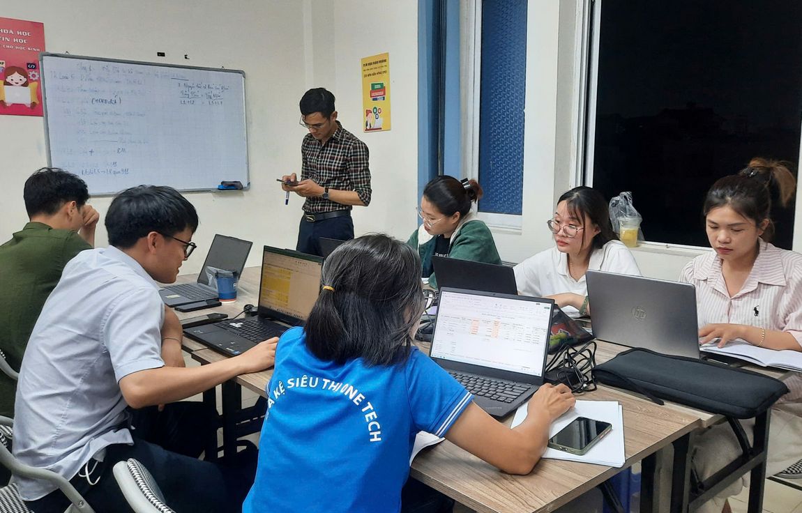 Mục Tiêu Chính Trong Khóa Học Sử Dụng Trí Tuệ Nhân Tạo Trong Giáo Dục