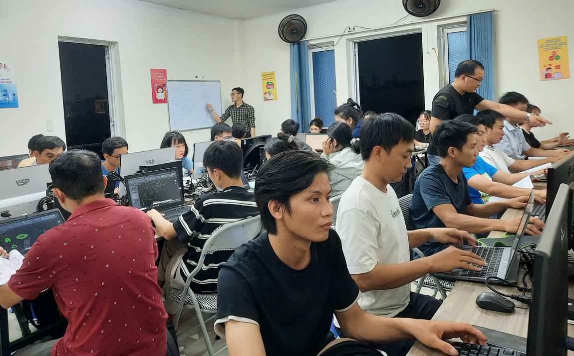 Đối Tượng Học Viên Trong Khóa Học ChatGPT Và Ứng Dụng AI Tạo Sinh