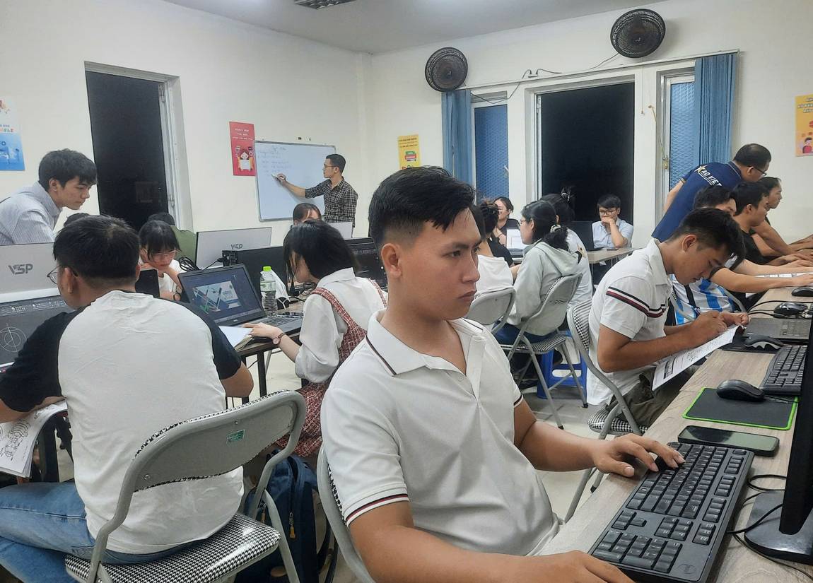 Đối tượng học viên của khóa học chuyên sâu về AI tạo sinh