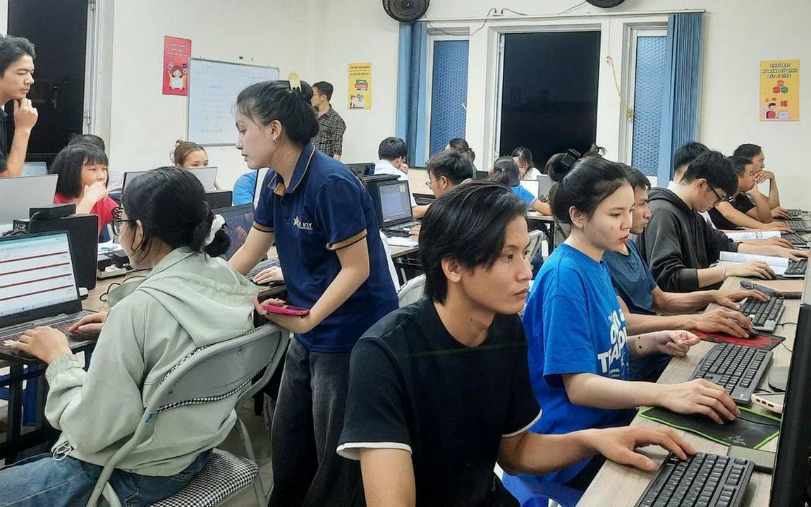 Đối Tượng Học Viên Phù Hợp Với Khóa Học Ứng Dụng AI Cho Excel