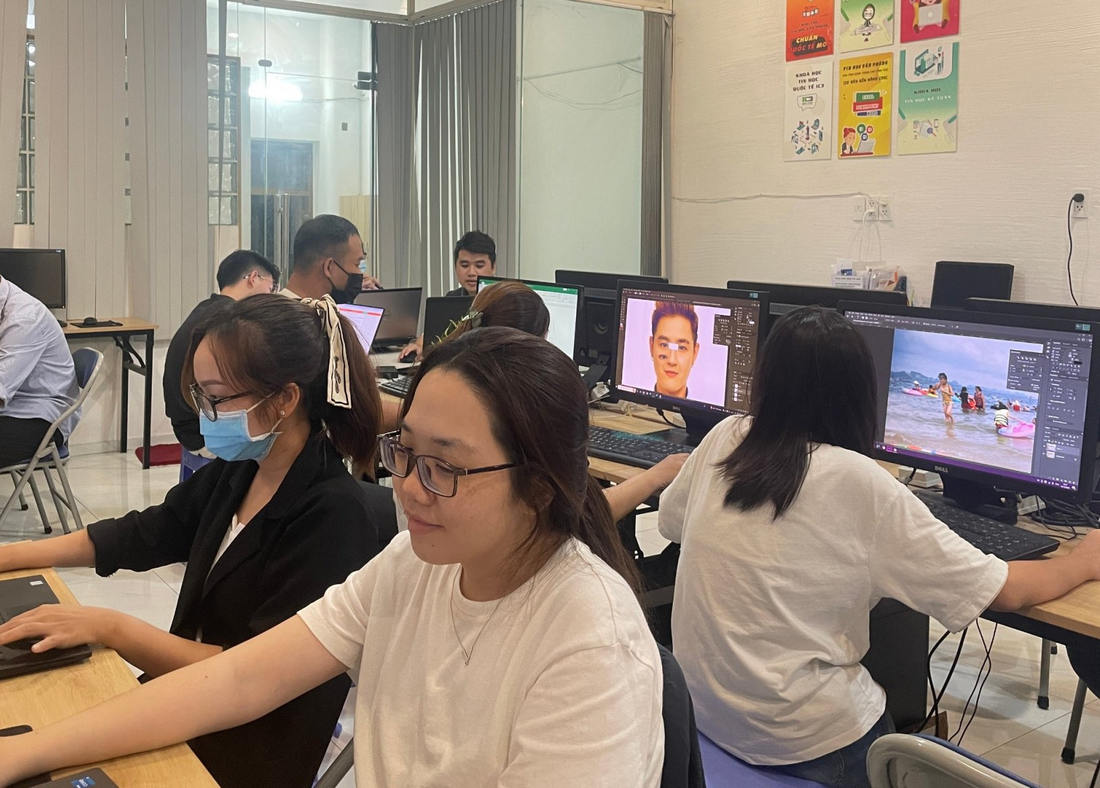 Đối Tượng Học Viên Trong Khóa Học AI Tại Quận 12