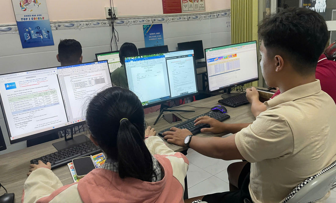 Nội Dung Chi Tiết Khóa Học AI Tại Thuận An