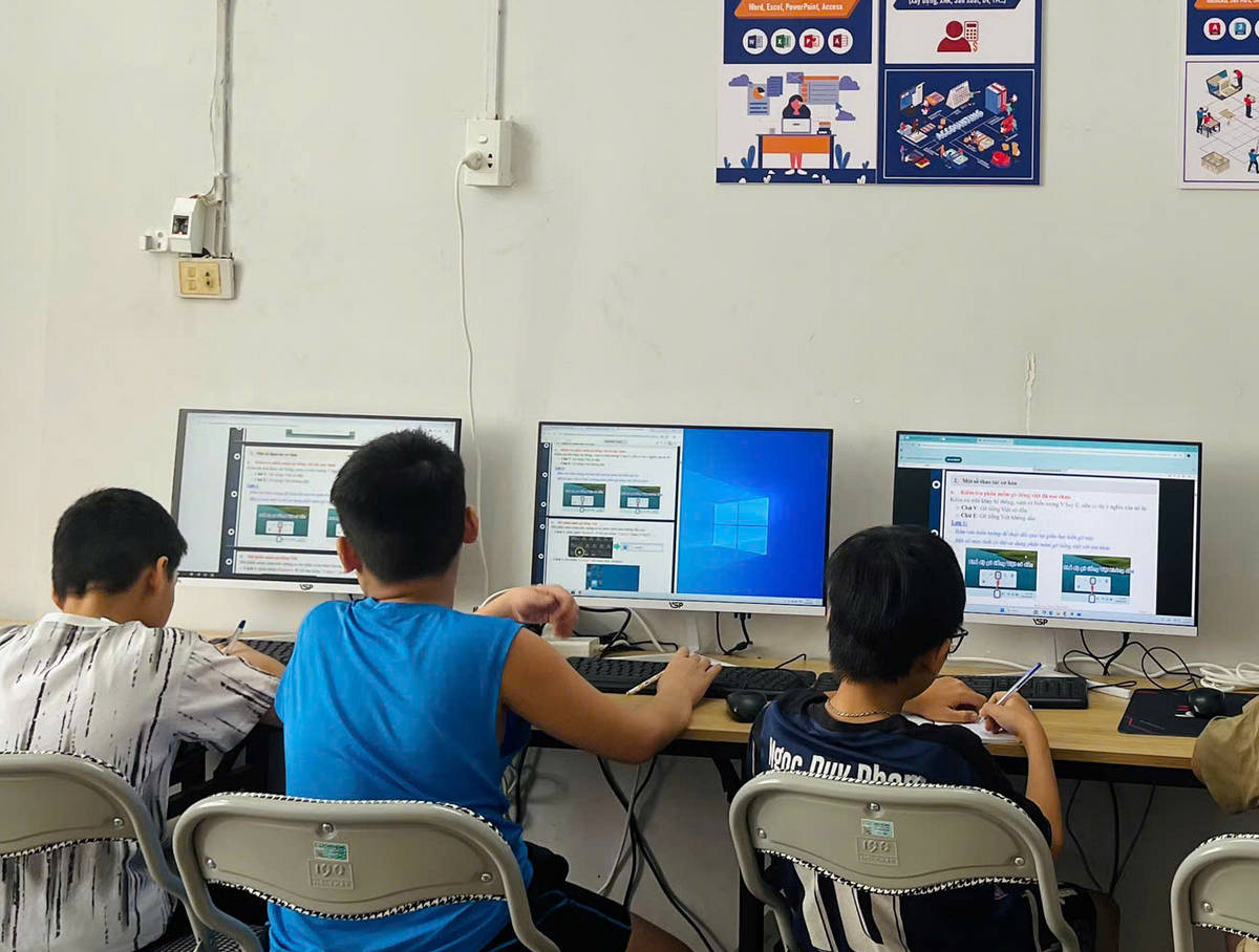 Khóa Học AI Dành Cho Trẻ Em Tại Trung Tâm Tin Học Sao Việt