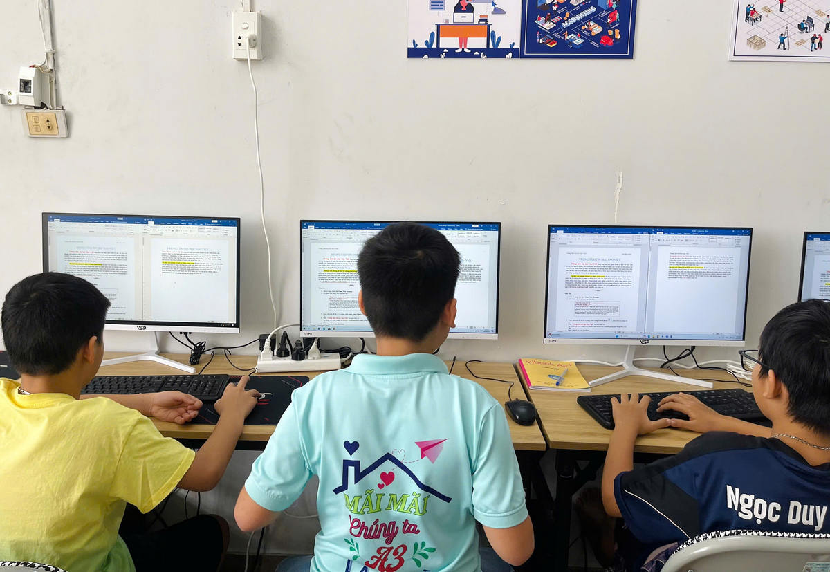 loi-ich-khi-ban-cho-tre-em-tiep-can-AI