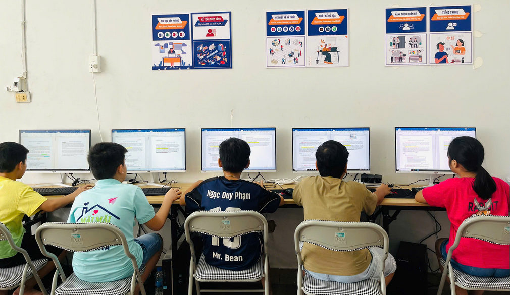 Khóa học AI dành cho trẻ em ở Dĩ An