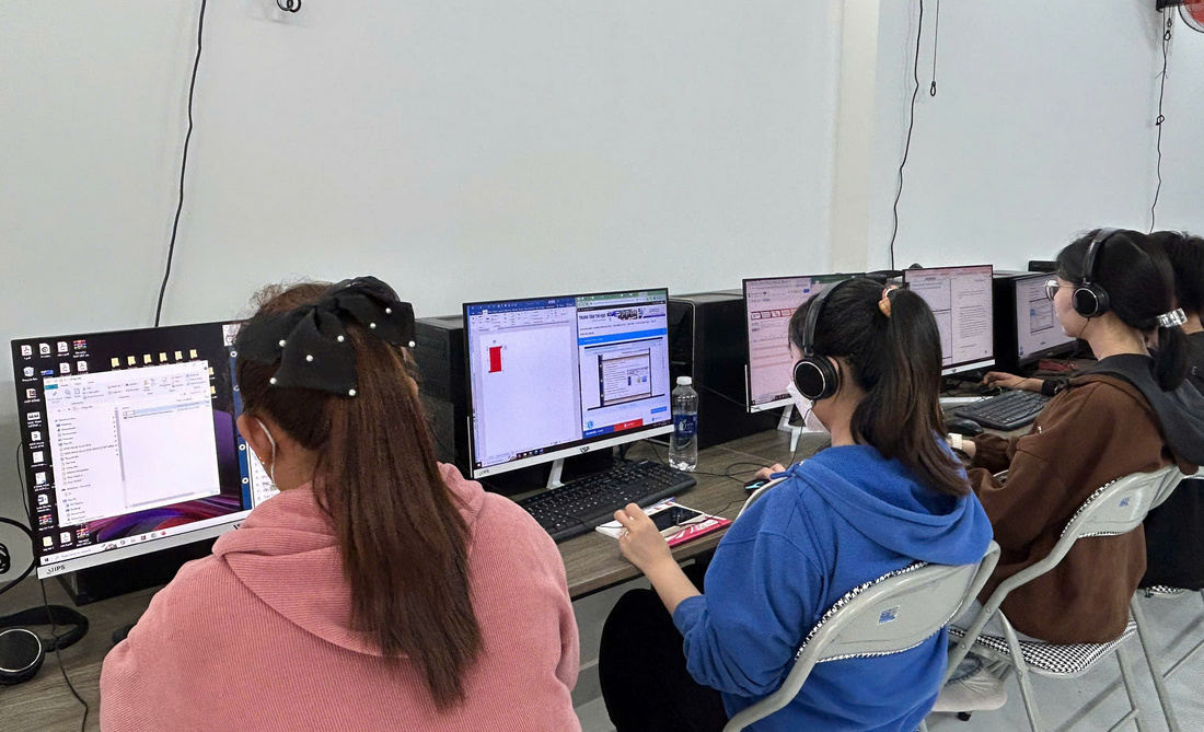 Nội Dung Khóa Học Ứng Dụng AI Trong Văn Phòng