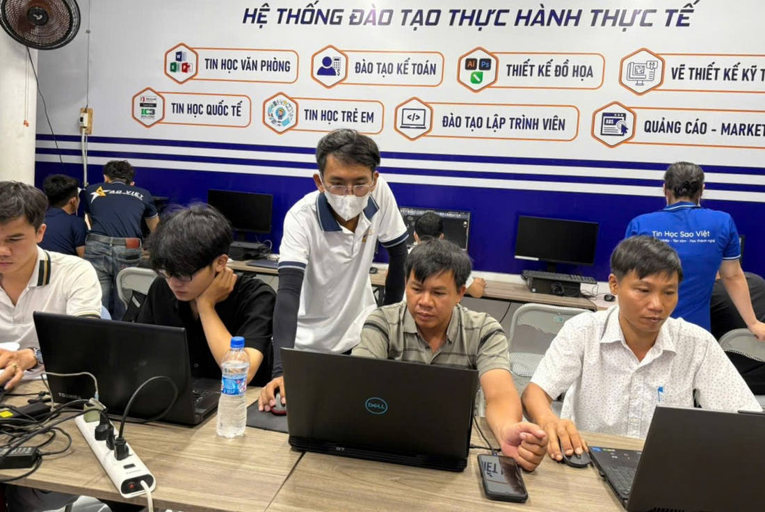 Giới Thiệu Về Khóa Học AI Trong Văn Phòng Tại Tin Học Sao Việt